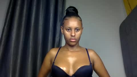 Snapshot of missbree1 chatting on 07.26.26 missbree1 online show from 07.26.26