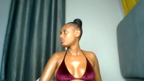 Snapshot of missbree1 chatting on 07.28.26 missbree1 online show from 07.28.26