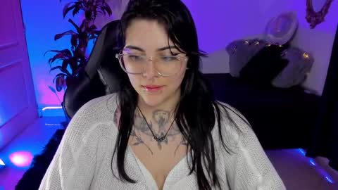 Missy Charlottte.  Hey remember to give me a thumbs up ty online show from 01.09.25