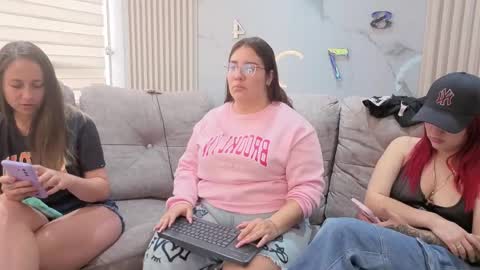 Snapshot of misscheelsee_as chatting on 04.28.26 misscheelsee_as online show from 04.28.26