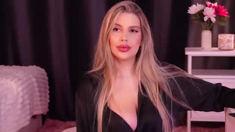 Snapshot of missclairee chatting on 06.17.26 Claire online show from 06.17.26