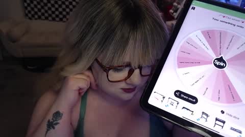 Snapshot of missdanibluee chatting on 02.03.25 missdanibluee online show from 02.03.25