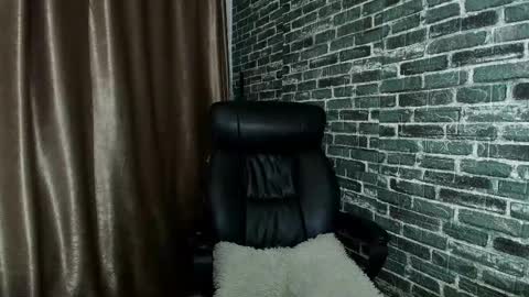 Miss online show from 12.19.25