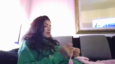 Snapshot of misselii chatting on 01.26.25 melodie online show from 01.26.25