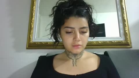 Snapshot of misselii chatting on 02.24.25 melodie online show from 02.24.25