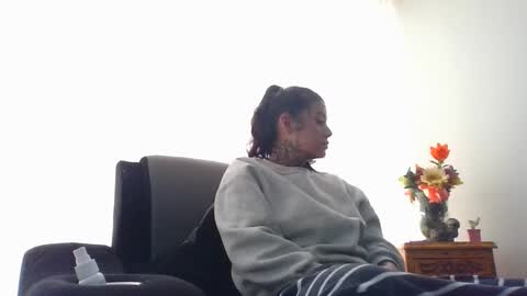 Snapshot of misselii chatting on 03.07.25 melodie online show from 03.07.25