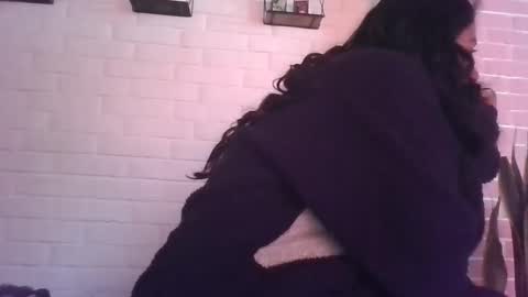 Snapshot of misselii chatting on 10.19.25 melodie online show from 10.19.25