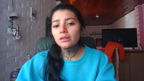 Snapshot of misselii chatting on 11.18.25 melodie online show from 11.18.25