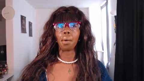 Emilie Diaz online show from 02.15.26