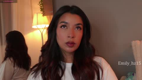 Snapshot of missemily_11 chatting on 05.11.26 Yuliana online show from 05.11.26