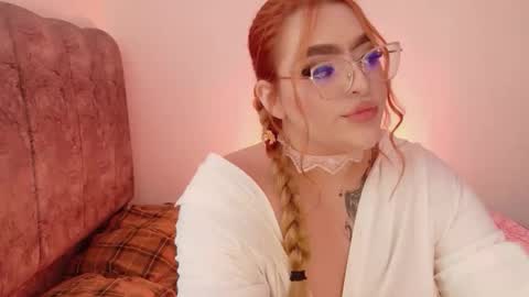 Snapshot of missevans_ chatting on 06.09.26 missevans_ online show from 06.09.26