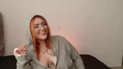 Snapshot of missevans_ chatting on 06.16.26 missevans_ online show from 06.16.26