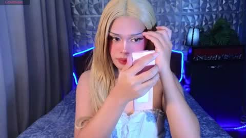 Snapshot of missionary_addiction_cumshot chatting on 06.21.26 im your queen steffie online show from 06.21.26