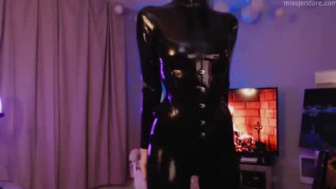 Snapshot of missjendare chatting on 02.10.25 Miss Jen Dare online show from 02.10.25