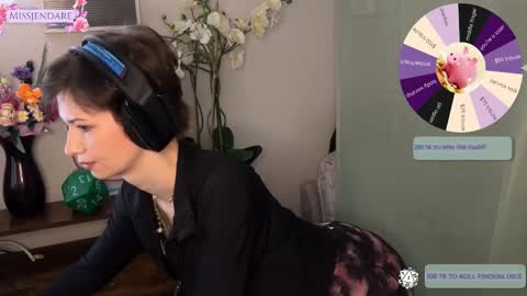 Snapshot of missjendare chatting on 03.04.25 Miss Jen Dare online show from 03.04.25