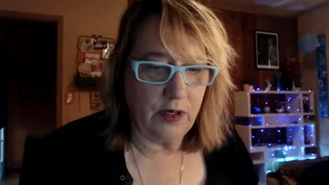 Snapshot of misskittyfox chatting on 12.02.24 MissKittyFox online show from 12.02.24