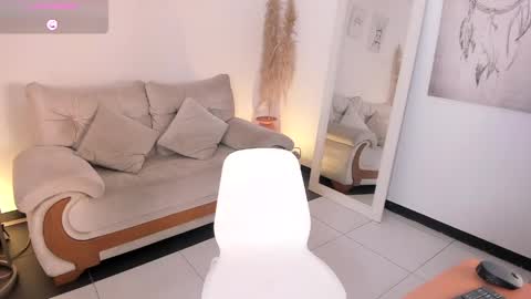 Linda  online show from 04.23.26