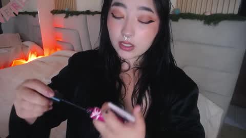 Snapshot of missloise chatting on 04.05.26 Miss Loise online show from 04.05.26