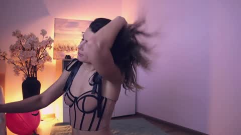 Snapshot of misslullu chatting on 01.19.25 Lullu online show from 01.19.25