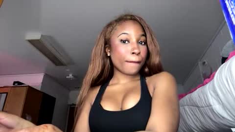 missmarimac online show from 02.26.26