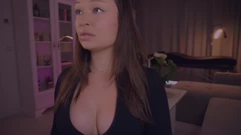 LUXXANDRA online show from 07.21.26