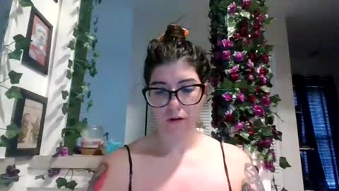 MissMona online show from 04.05.26