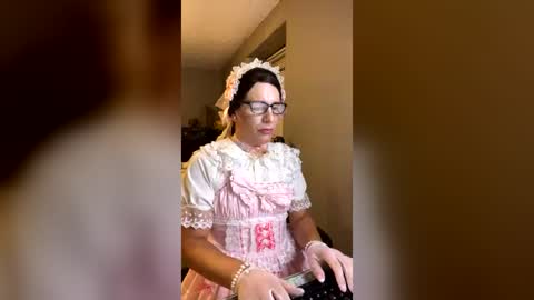 Nicole Smith online show from 08.04.26