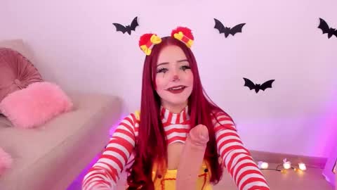 Snapshot of misspaulina__ chatting on 10.14.25 Pau Giraldo online show from 10.14.25