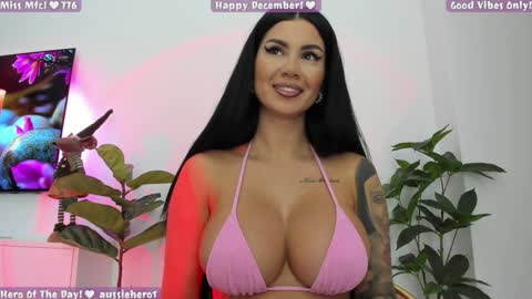 Snapshot of misspinkroom chatting on 12.28.24 Renata online show from 12.28.24