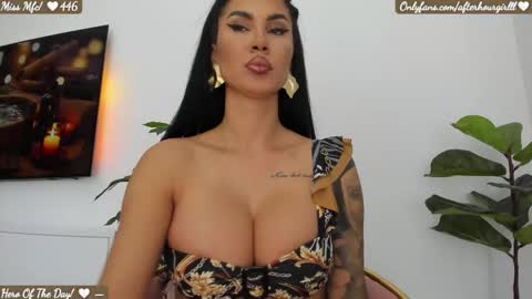 Snapshot of misspinkroom chatting on 09.27.25 Renata online show from 09.27.25