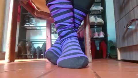 TELL ME MISS online show from 01.10.25