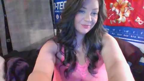 Snapshot of missvelvetvibes chatting on 04.25.26 MIssVelvetVibes online show from 04.25.26