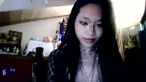 Miss Versatile online show from 04.27.26