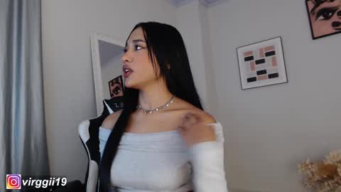 Snapshot of missvirggii chatting on 10.04.25 missvirggii online show from 10.04.25