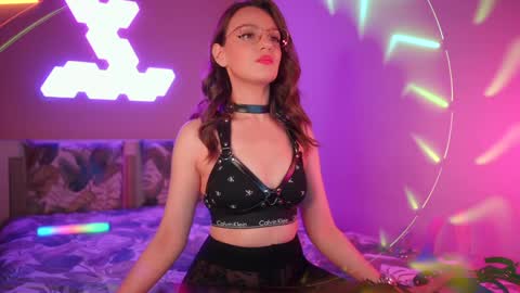 Miss Waltrude online show from 02.07.25