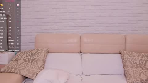 Snapshot of missxcaprice chatting on 04.15.26 missxcaprice online show from 04.15.26