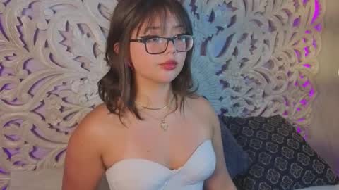 Snapshot of missy_taylor_ chatting on 10.04.25 Missy online show from 10.04.25