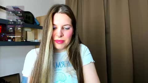 Snapshot of missyourann chatting on 05.19.26 Anya online show from 05.19.26