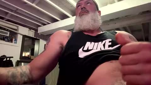 AJ online show from 04.02.26