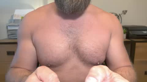 Snapshot of mister_dilf chatting on 09.14.25 MISTER DILF online show from 09.14.25