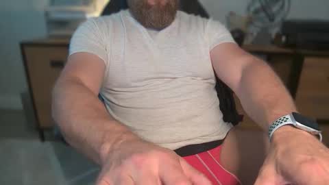 Snapshot of mister_dilf chatting on 06.11.26 MISTER DILF online show from 06.11.26