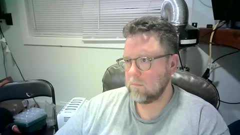 Snapshot of mister_happy567 chatting on 01.11.25 Mr. Happy online show from 01.11.25