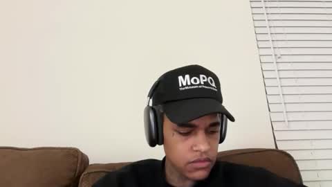 Snapshot of mistergrey93 chatting on 01.15.25 mistergrey93 online show from 01.15.25