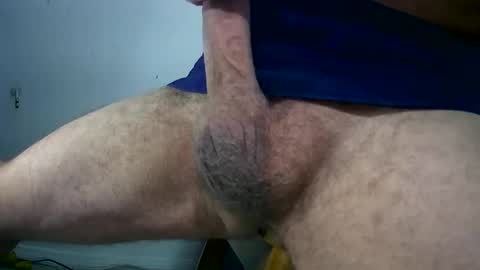 Snapshot of misterrugburn chatting on 01.05.25 Mister Rug Burn online show from 01.05.25