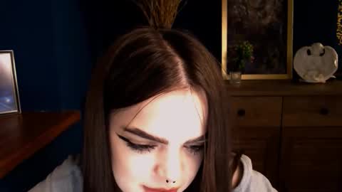 Snapshot of misticwave chatting on 11.27.25 Ines online show from 11.27.25