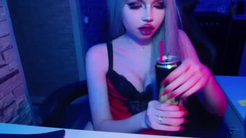 Snapshot of mistr_daria_femdom chatting on 07.07.26 mistr_daria_femdom online show from 07.07.26
