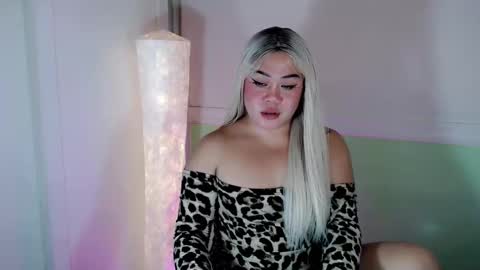 Snapshot of mistress_marta69 chatting on 12.04.25 mistress_marta69 online show from 12.04.25