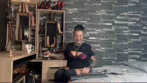 Snapshot of mistress_mirybossy chatting on 12.03.24 Mistress Mirybossy online show from 12.03.24