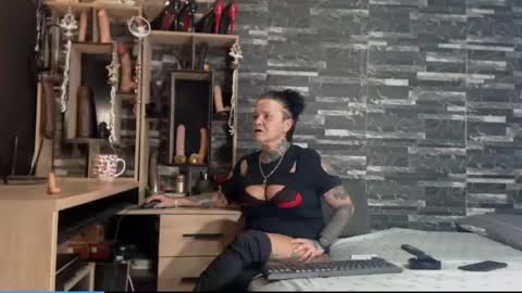 Snapshot of mistress_mirybossy chatting on 12.10.24 Mistress Mirybossy online show from 12.10.24