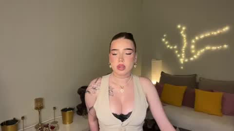 Mia online show from 06.30.26